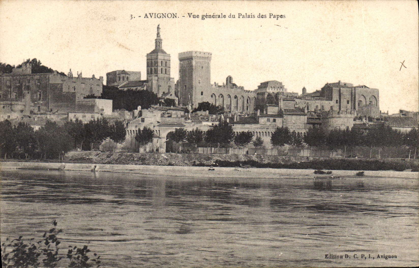 CPA Avignon Vue generale du Palais des Papes 