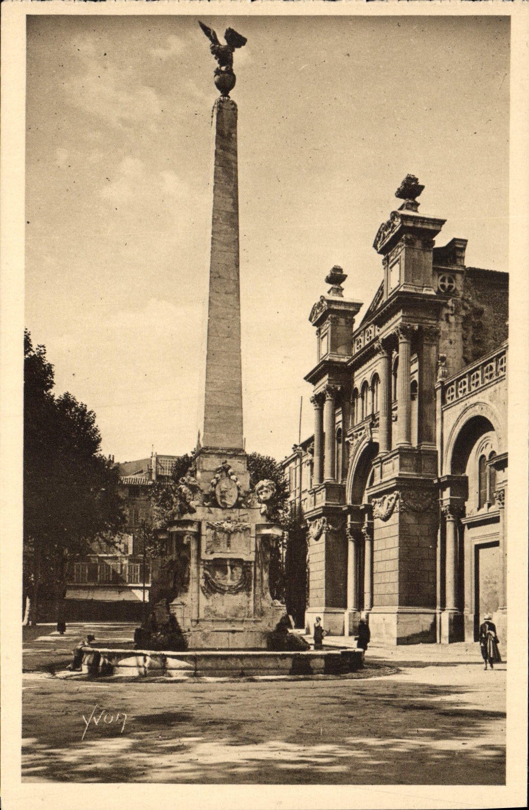 Aix-en-Provence — Église de la Madeleine — Place des Prêcheurs — Yvon