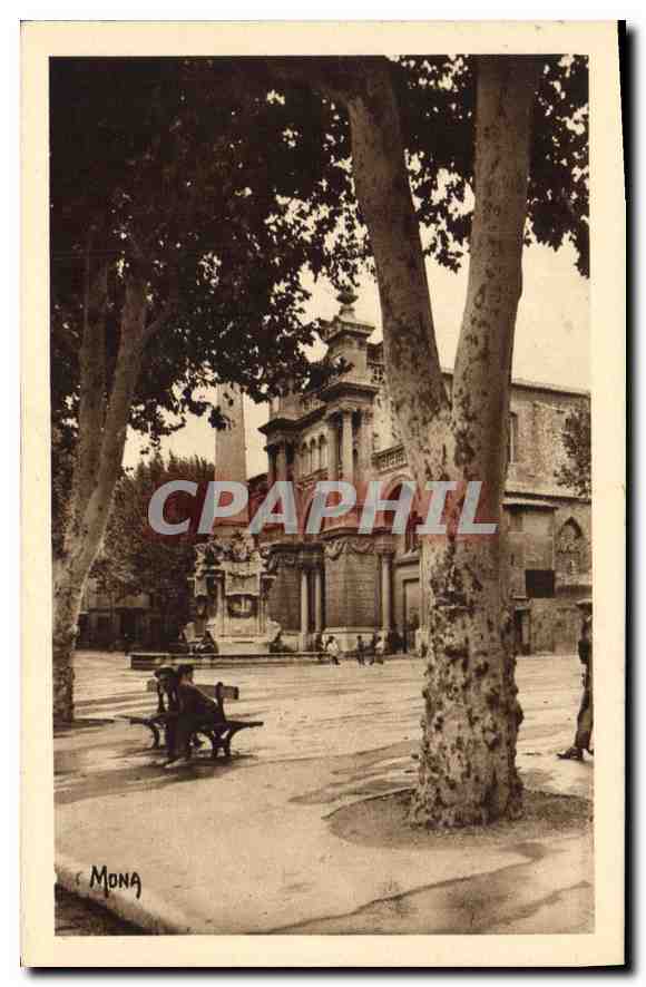Aix-en-Provence — La Place des Prêcheurs et l'église Ste-Marie-Madeleine — Mona