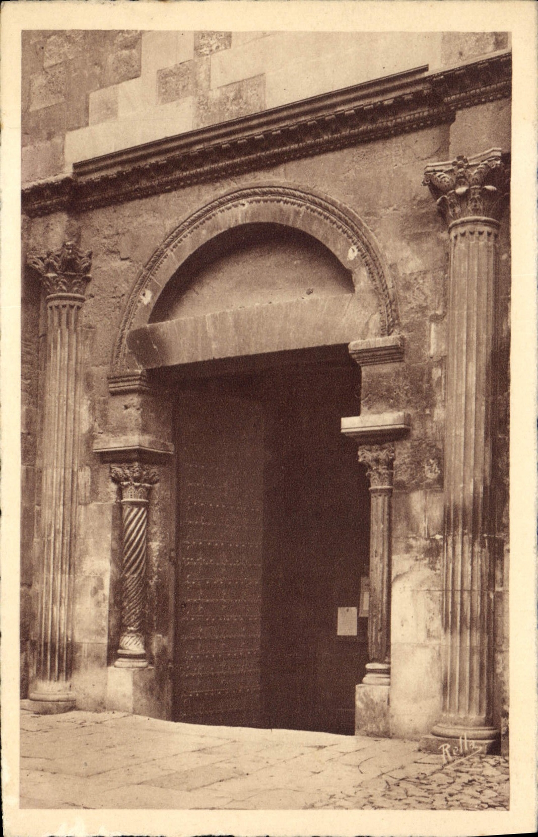 Römischer Portal der Kathedrale Saint-Sauveur — Aix-en-Provence — Verlag Rellis, Nr. 1.010