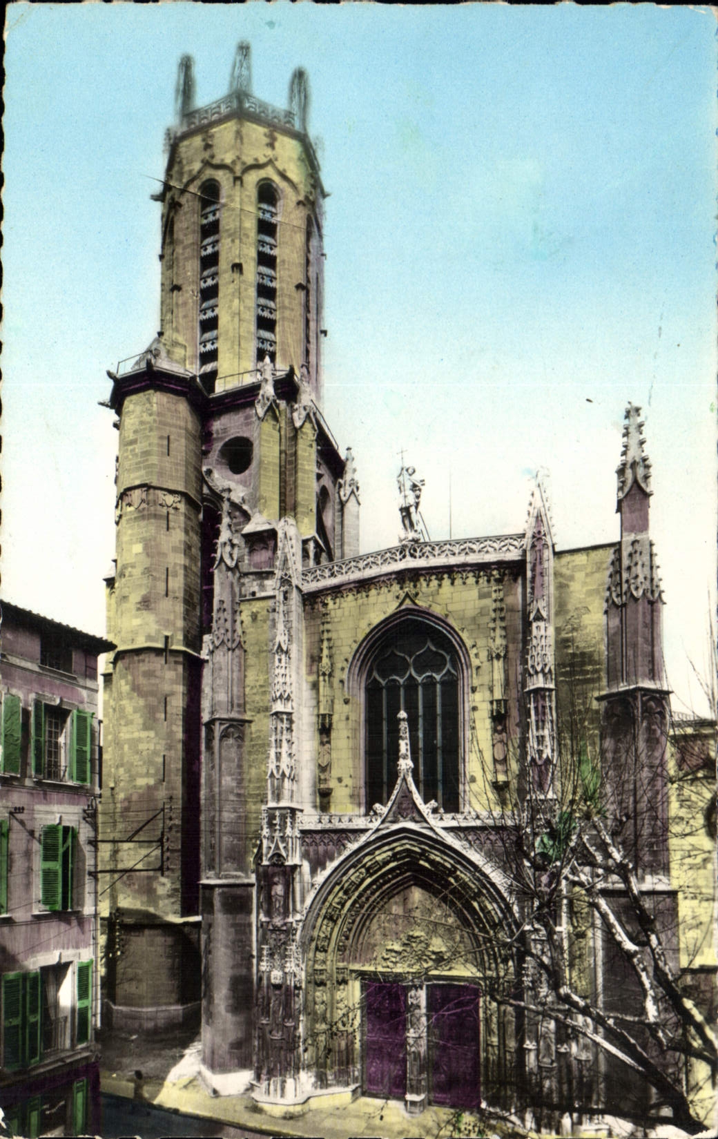 La Cité du Roy René — La Cathédrale Saint-Sauveur façade et clocher XVᵉ s. — Éditions de France