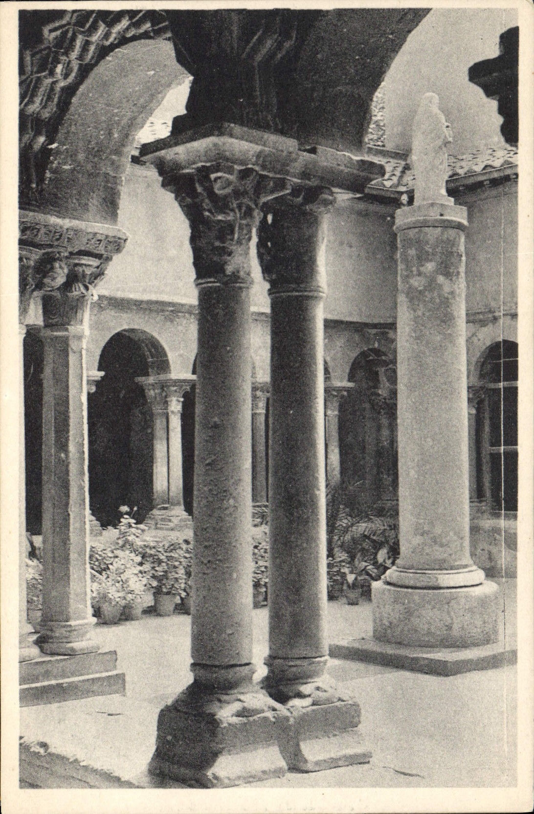 Kloster Saint-Sauveur — Alx-en-Provence — J. Goulaud, Verleger, Alx-en-Provence