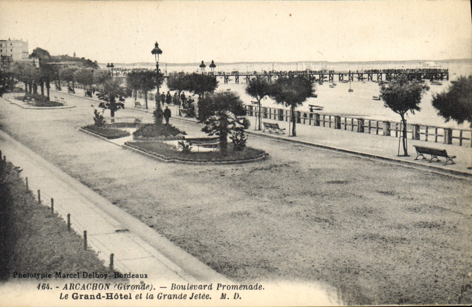 Arcachon (Gironde) — Le Grand-Hôtel et la Grande Jetée — Phototypie Marcel Delboy, Bordeaux, n°164