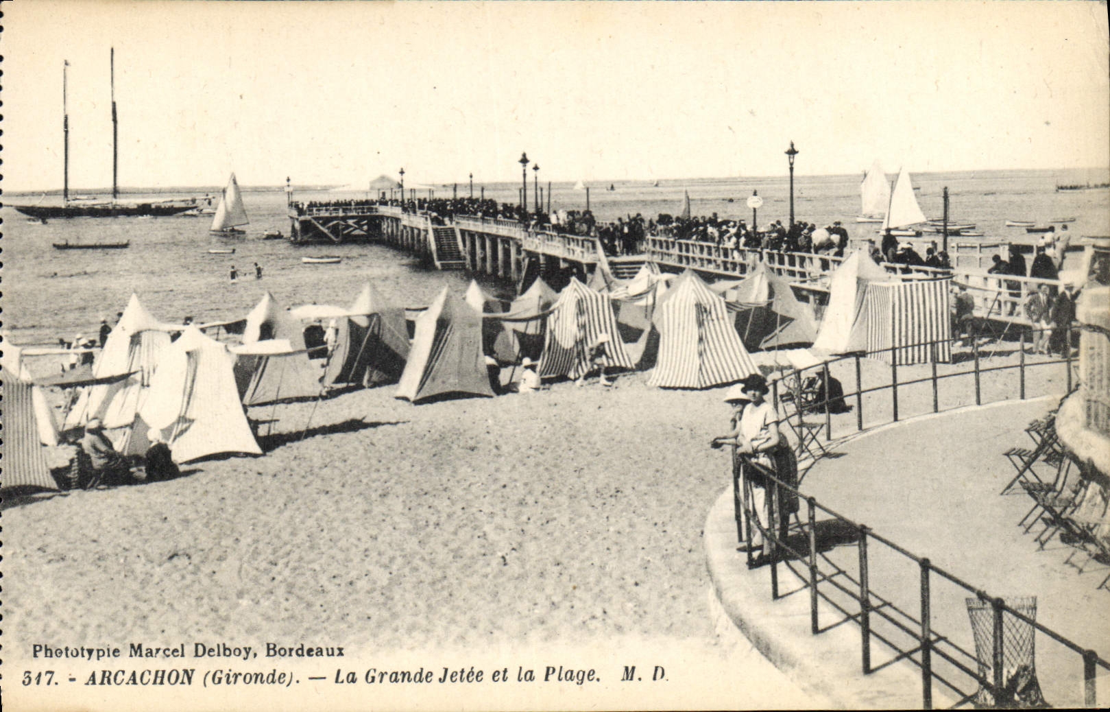 Arcachon (Gironde) — La Grande Jetée et la Plage — Phototypie Marcel Delboy, Bordeaux, n° 547