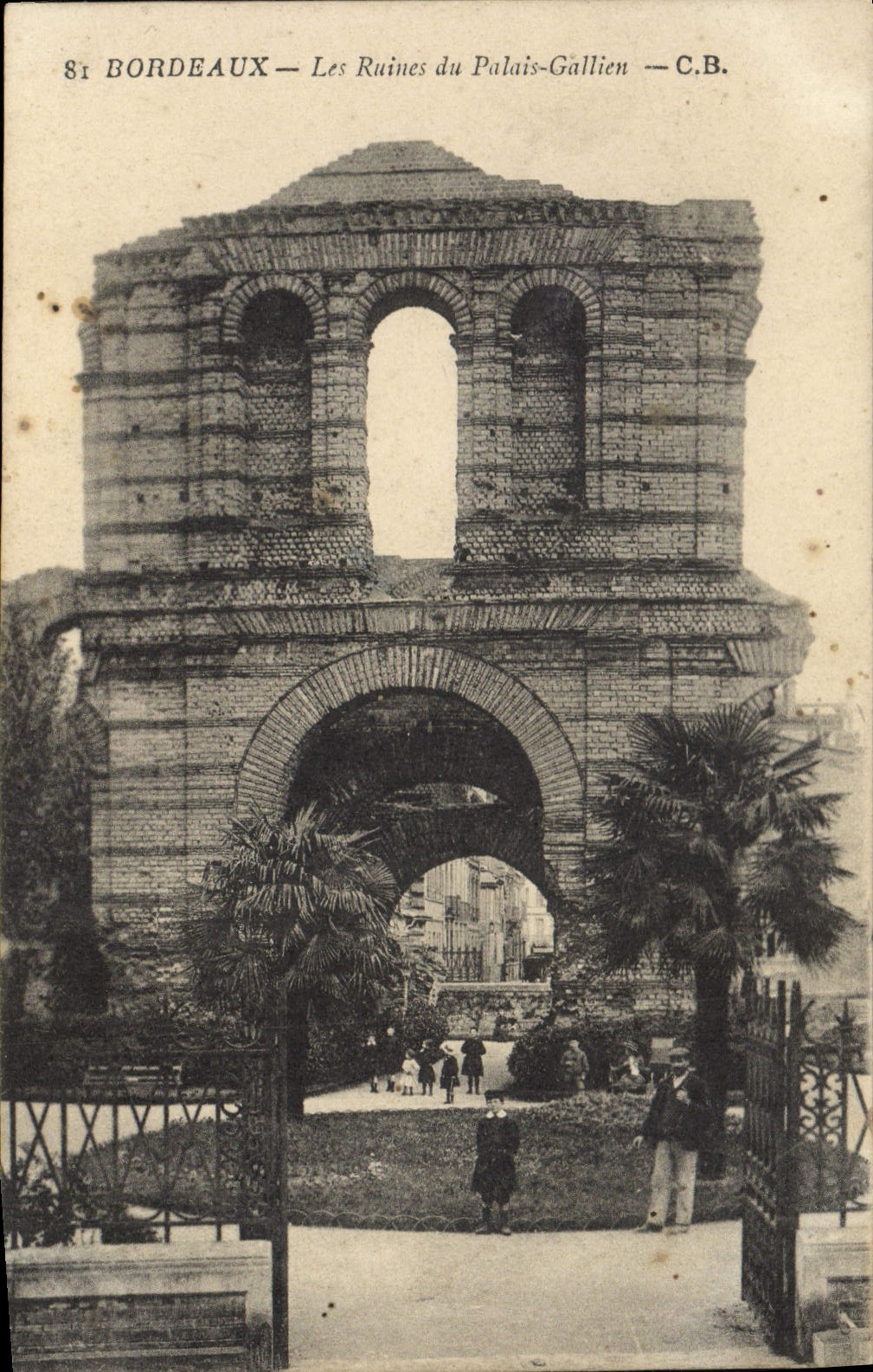 CPA Bordeaux les Ruines du Palais Gallien 