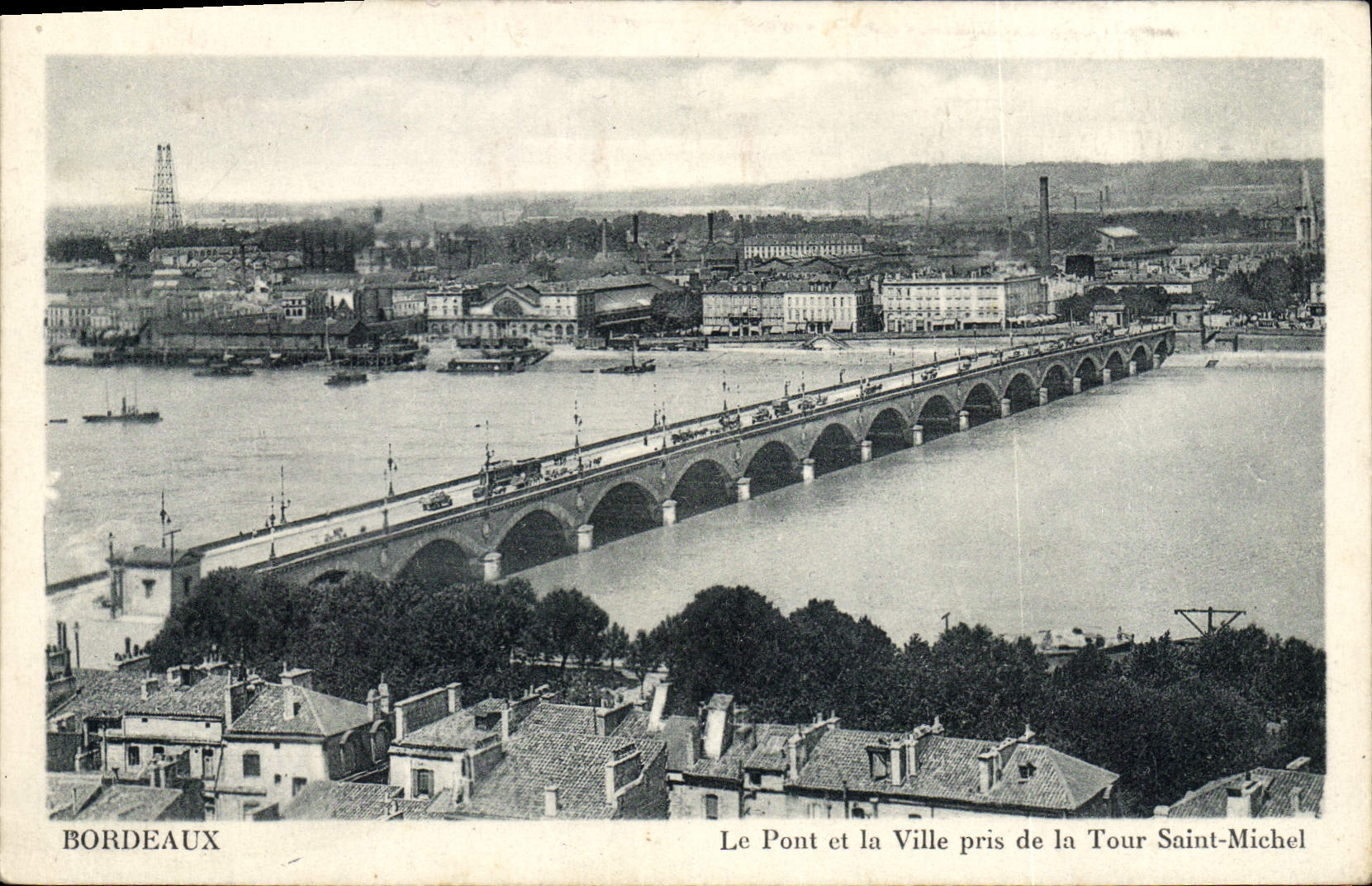 Bordeaux — Die Brücke und die Stadt von der Tour Saint-Michel — Verlag nicht sichtbar