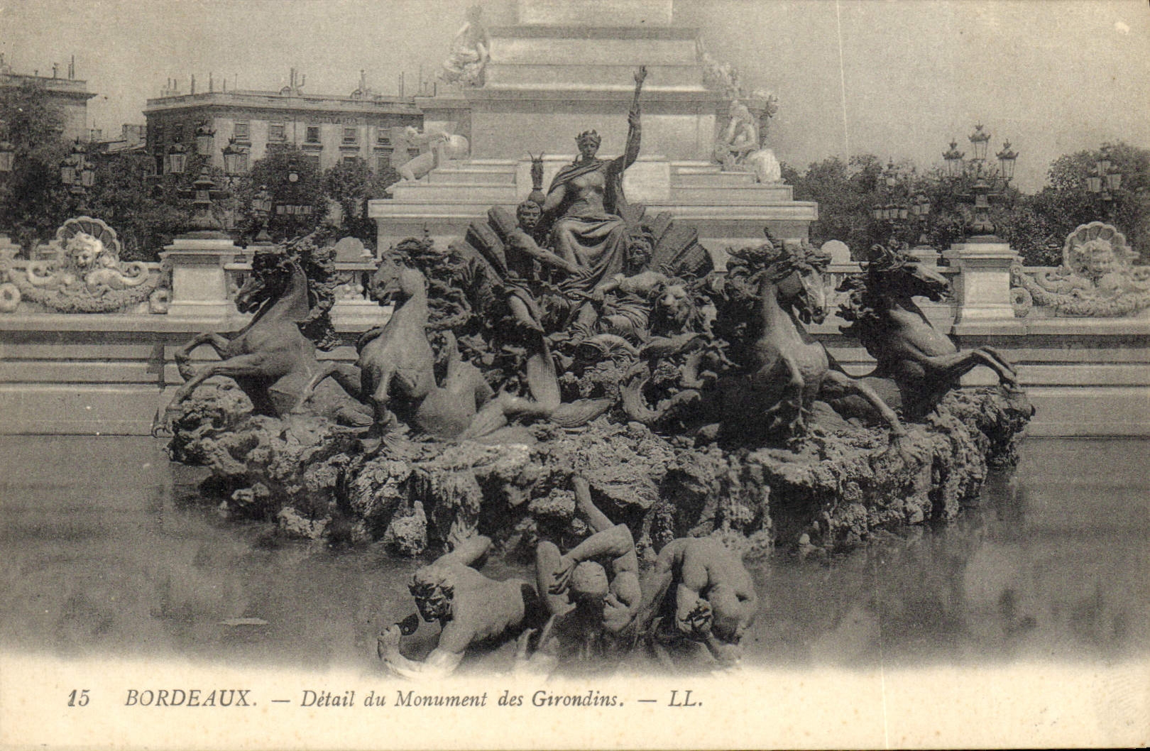 Bordeaux — Detail des Gironde-Monument — LL. n°15