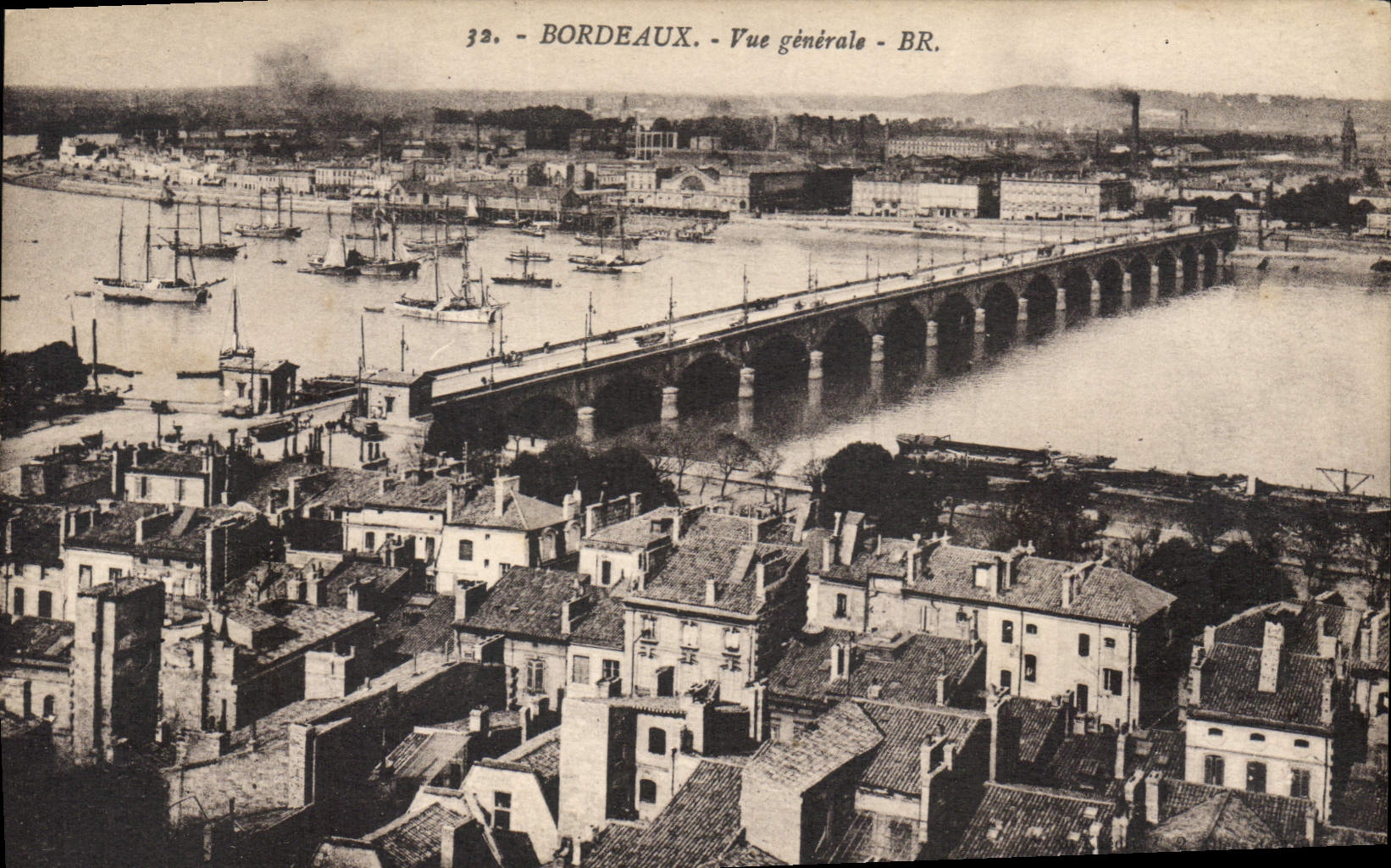 CPA Bordeaux vue generale 