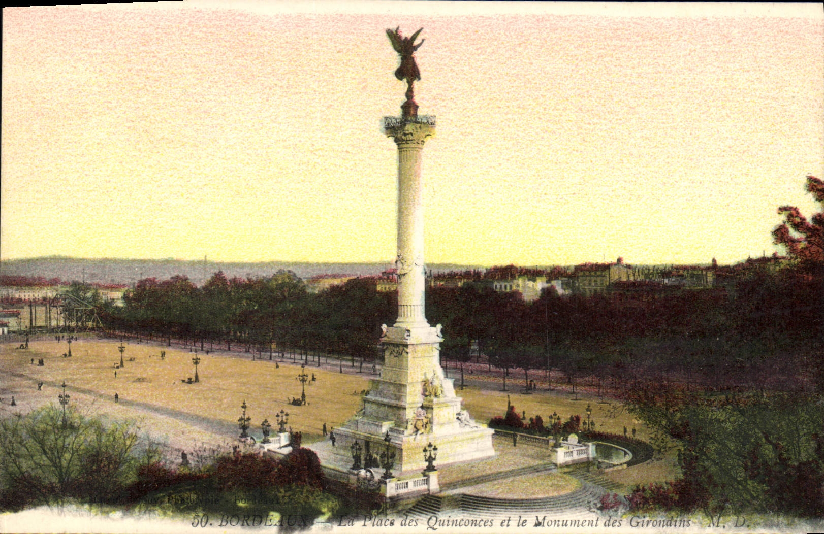 CPA Bordeaux la Place des Quinconces et le Monument des Girondins 