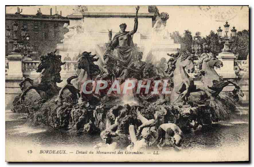 CPA Bordeaux Detail du Monument des Girondins 
