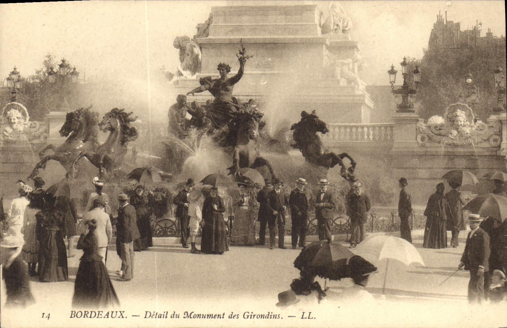 Bordeaux — Détail du Monument des Girondins — LL.