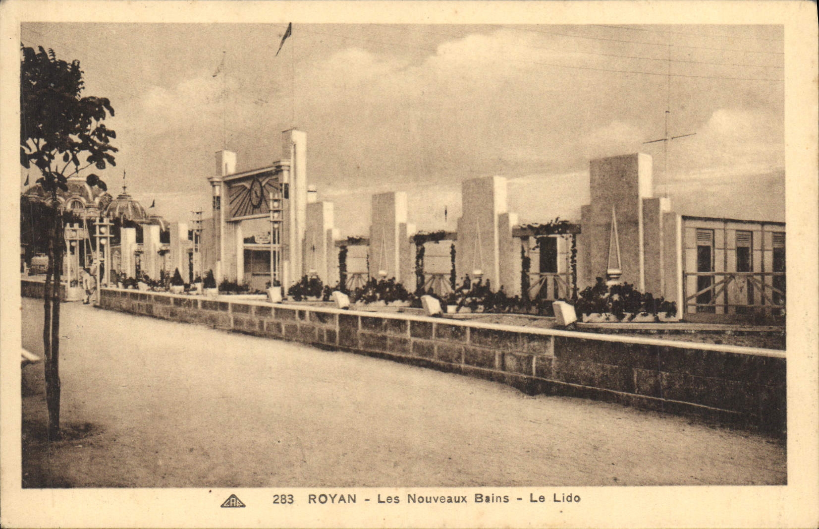 CPA Royan les Nouveaux Bains le Lido 
