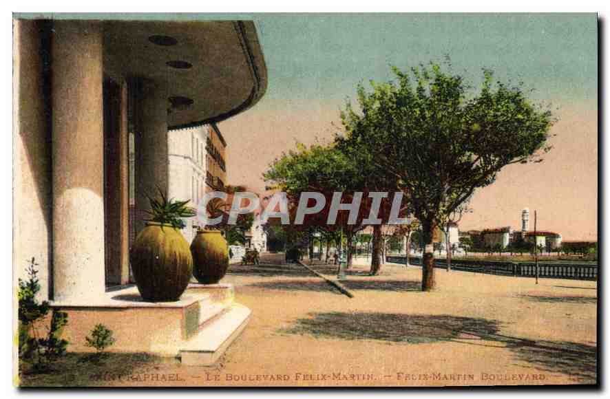 Der Boulevard Felix-Martin — Ansicht eines Gebäudes mit Säulen und Blumenkübeln — Verlag: Imp. Le Tellier, Paris