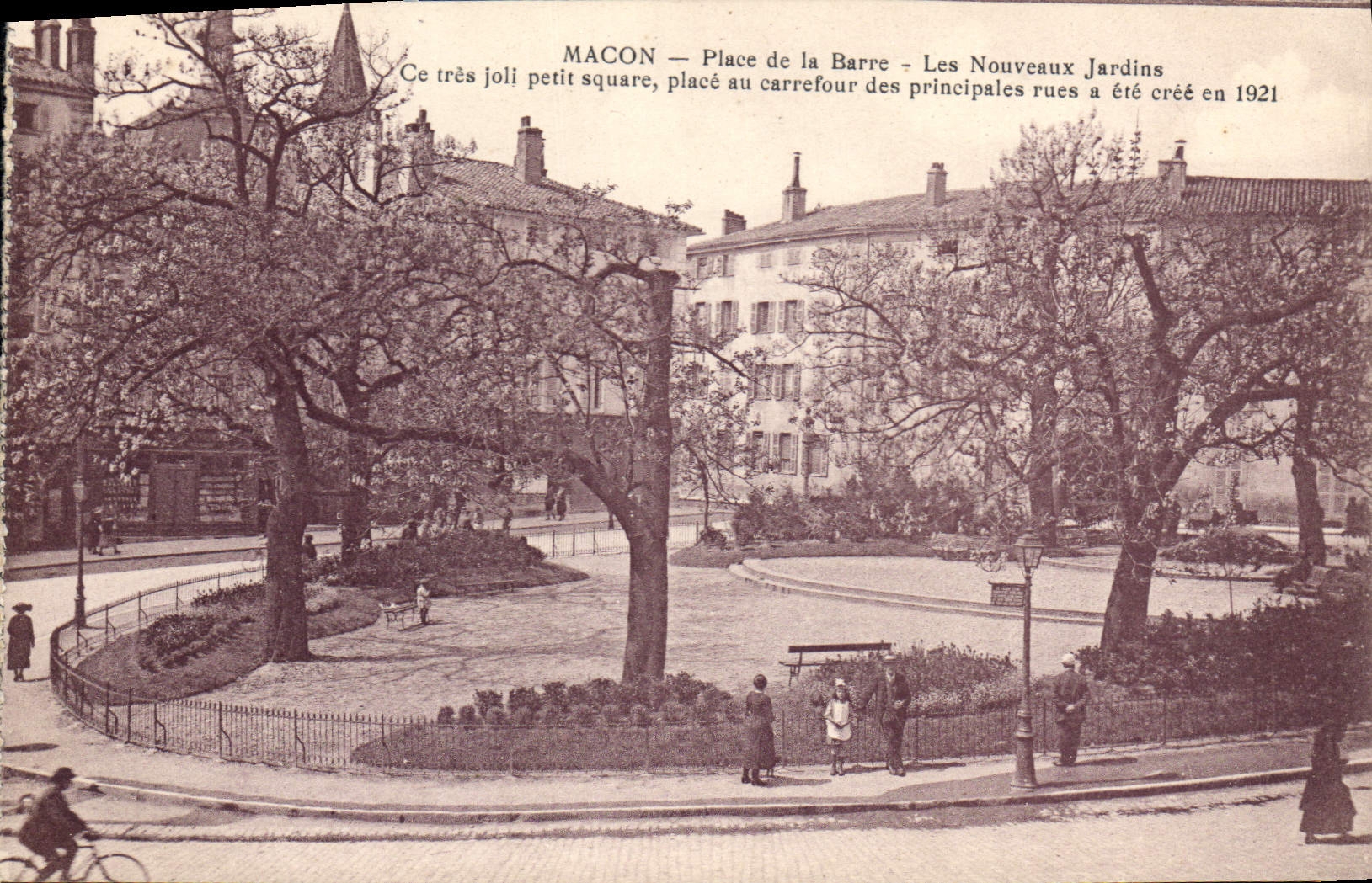 CPA Macon Place de la Barrc Les Nouveaux Jardins 