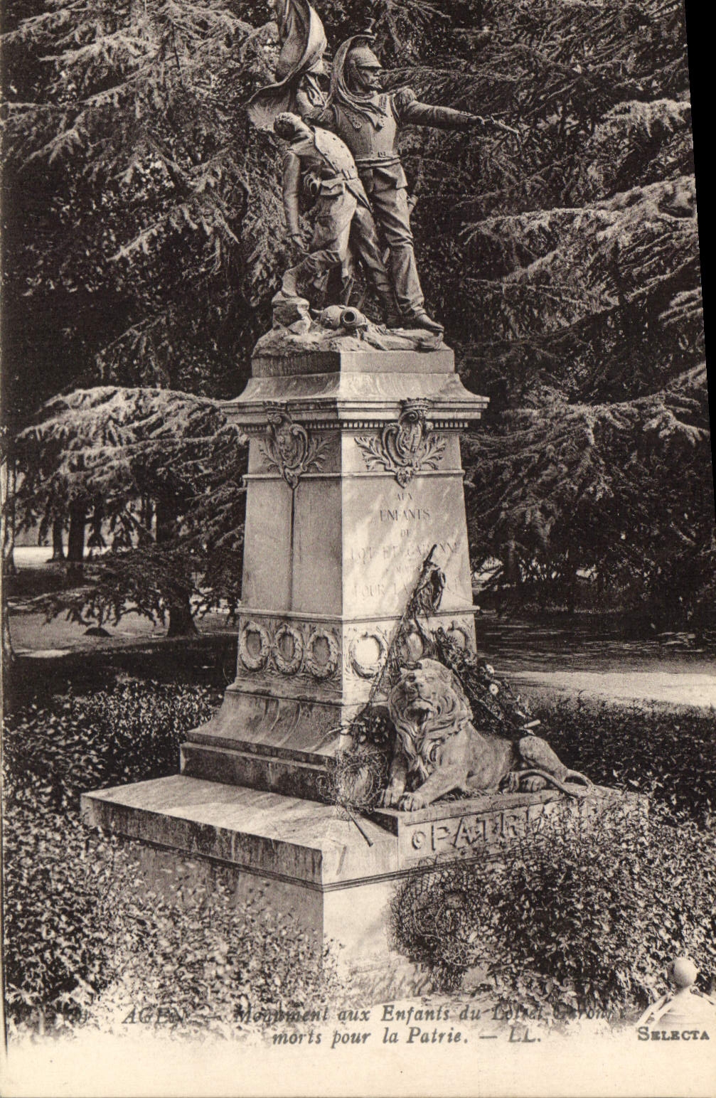 Monument aux Enfants du Lot - Enfants morts pour la Patrie — Selecta