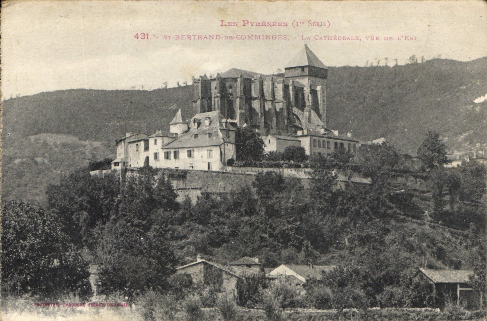 CPA Les Pyrenees St Bertrand de Comminges La Cathedrale vue de l'Est 