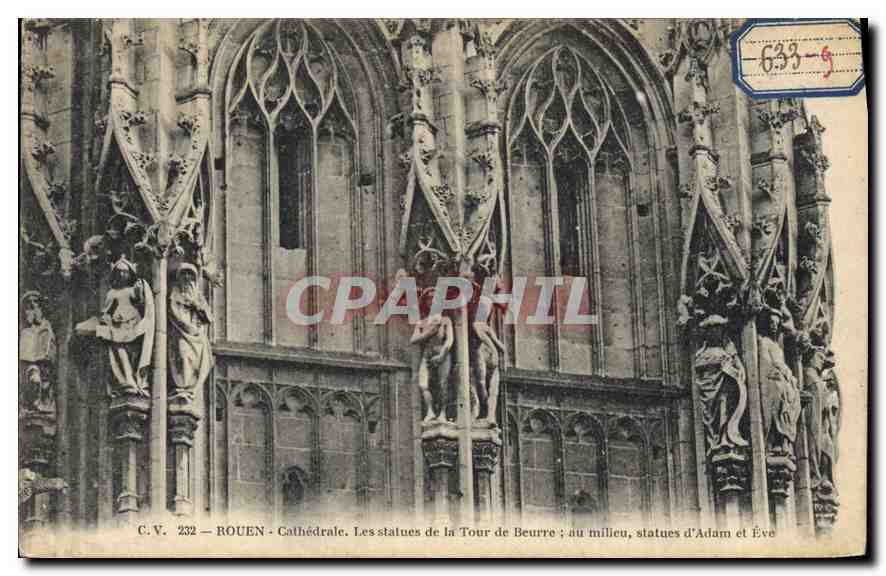 CPA Rouen Cathedrale Les statues de la Tour de Beurre au milieu statues d'Adam et eve 