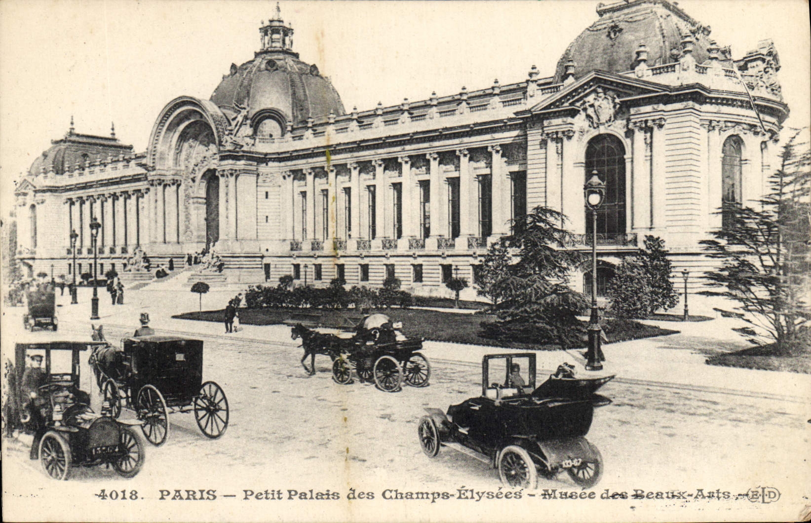 CPA Paris Petit Palais des Champs Elysees Musee des Beaux Arts 