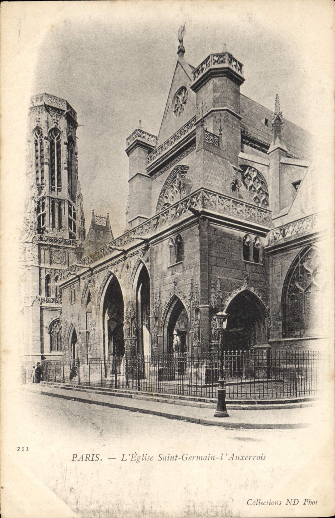 CPA Paris L'Eglise Saint Germain l'Auxerrois 