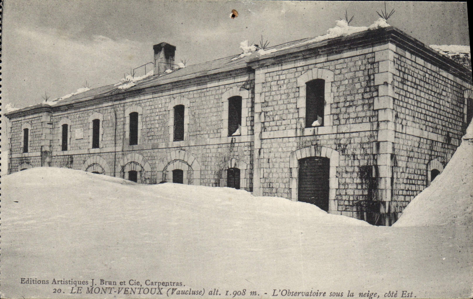 DER MONT VENTOUX (Vaucluse) — Das Observatorium unter Schnee, östliche Seite — Editions Artistiques J. Brun et Cie, Carpentras, n°20