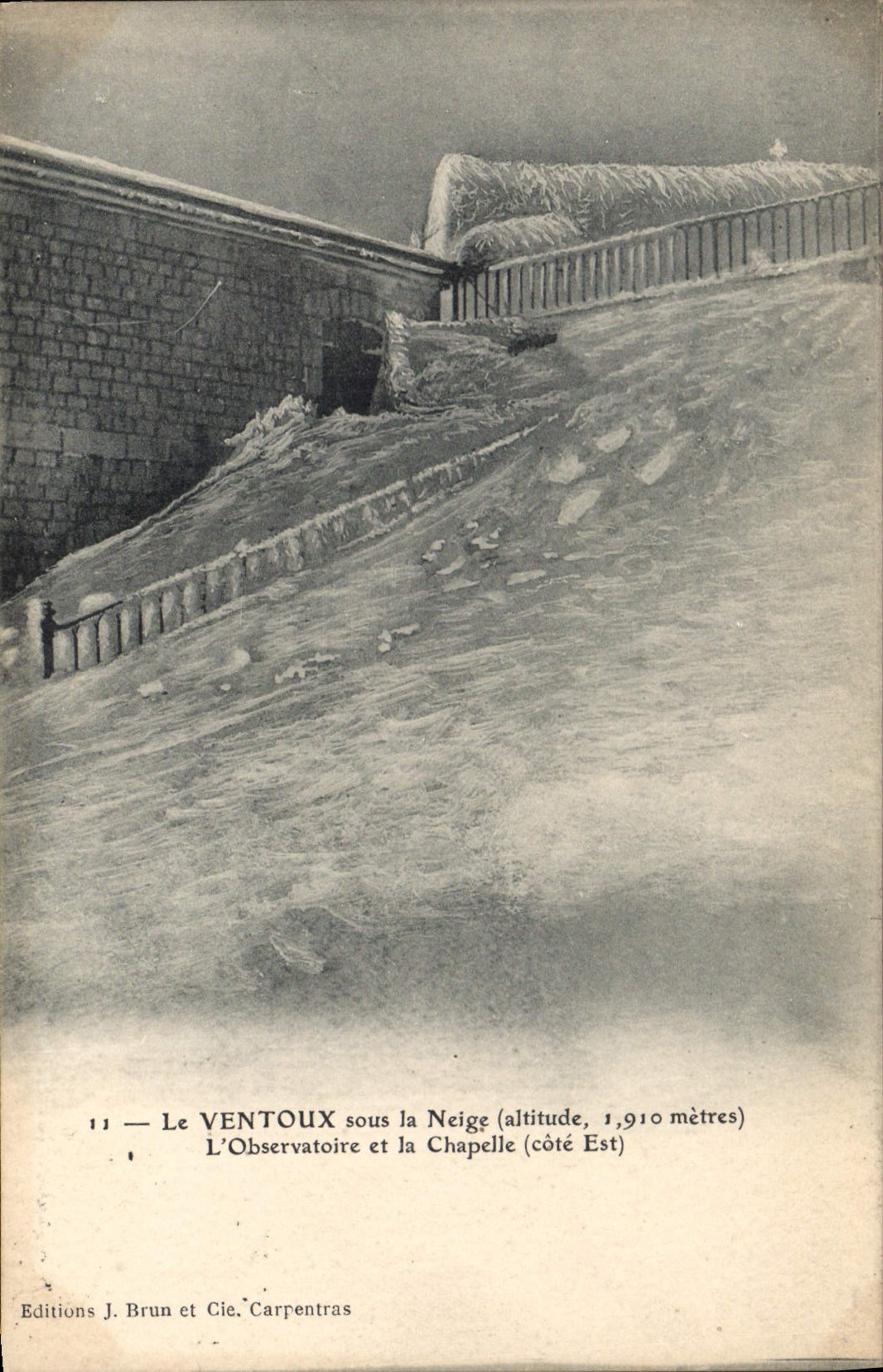Le VENTOUX sous la Neige — L'Observatoire et la Chapelle (côté Est) — Editions J. Brun et Cie, Carpentras