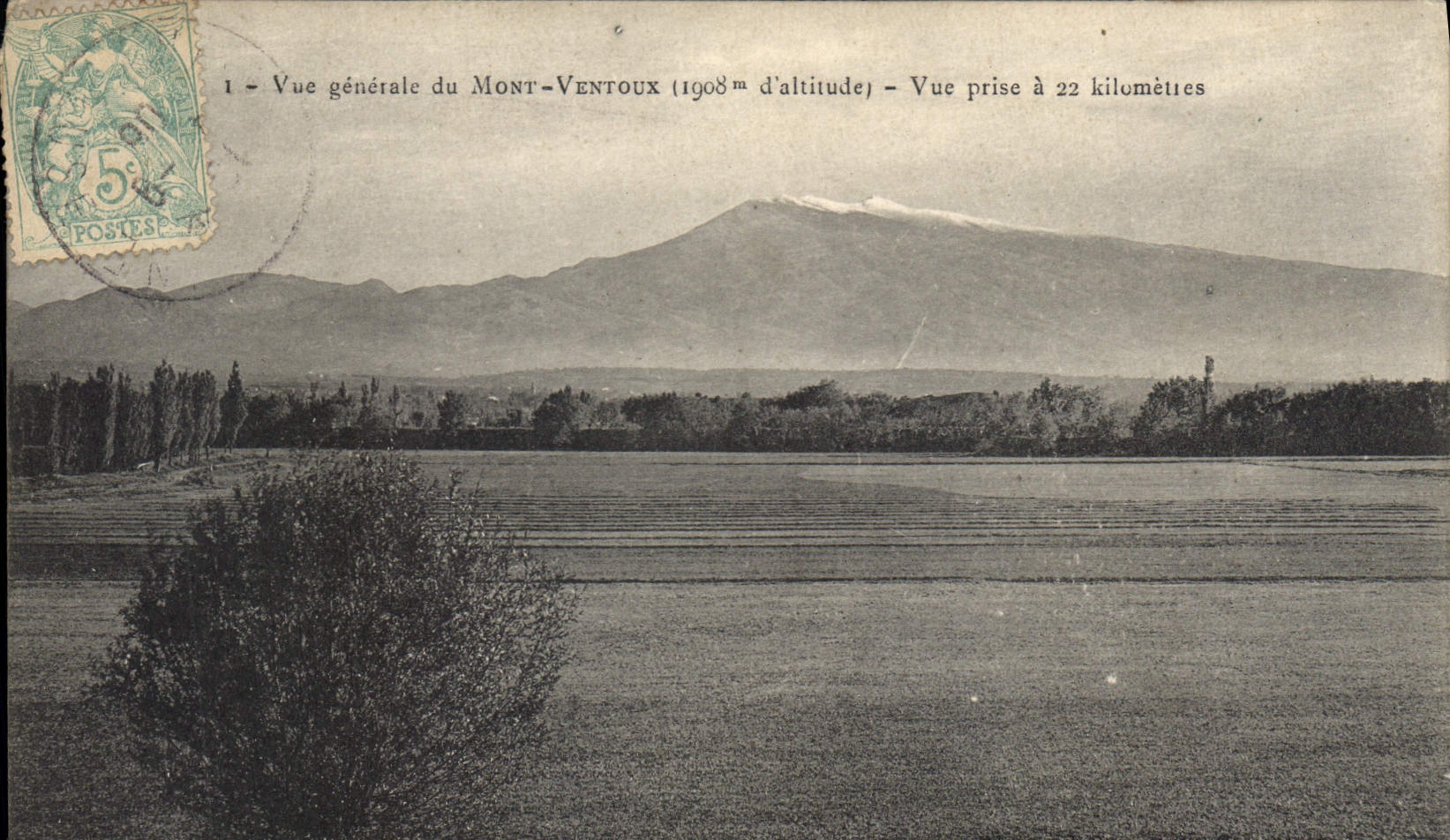 Mont Ventoux — Allgemeiner Blick aus 22 Kilometern — Verleger nicht sichtbar