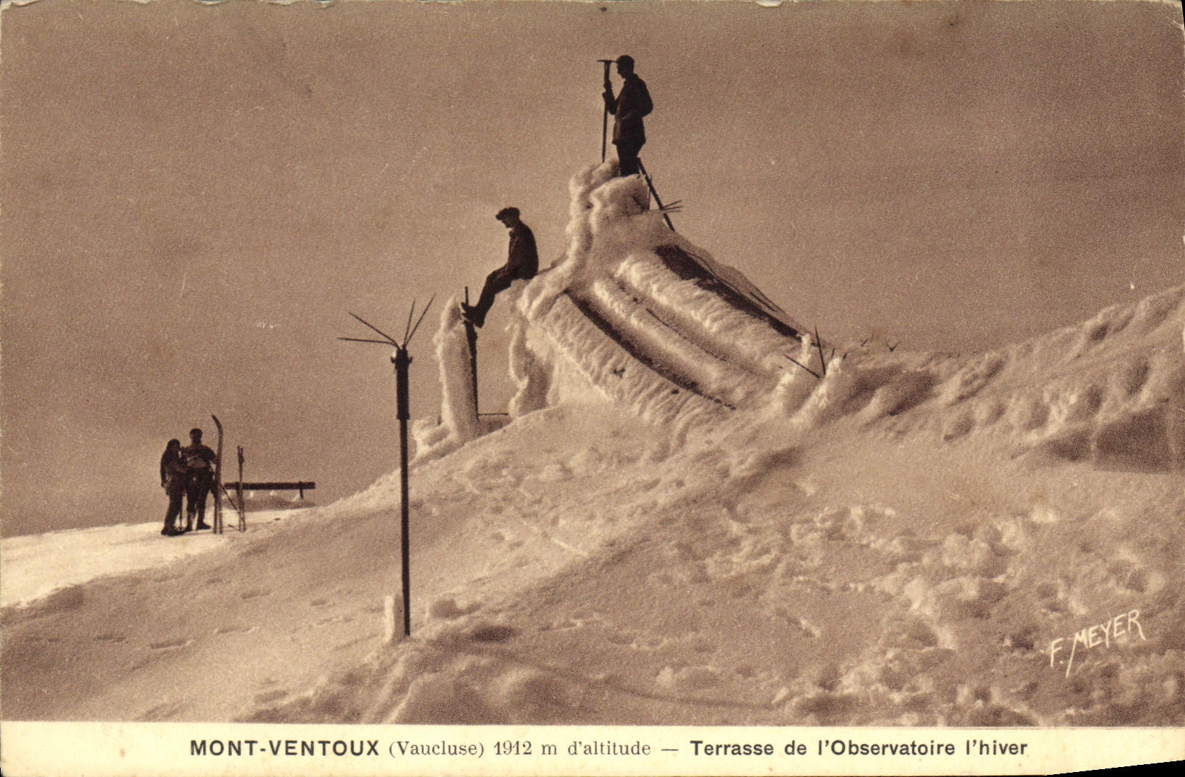 Mont-Ventoux (Vaucluse) — Terrasse de l'Observatoire l'hiver — F. Meyer