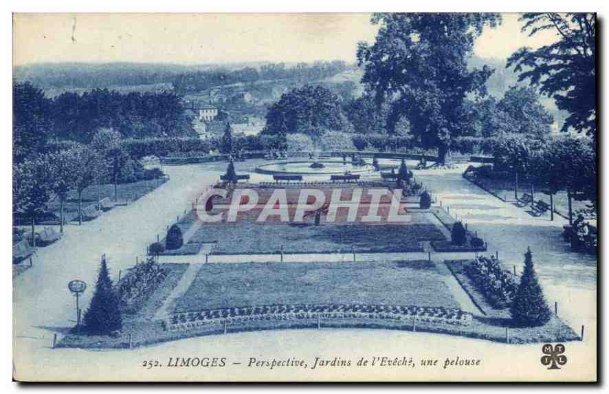 CPA Limoges Perspectives Jardins de l'Eveche une pelouse