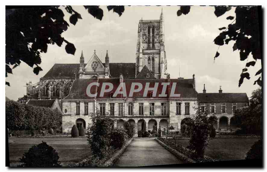 CPA Meaux Le Musee et la Cathedrale vus du Jardin Bossuel