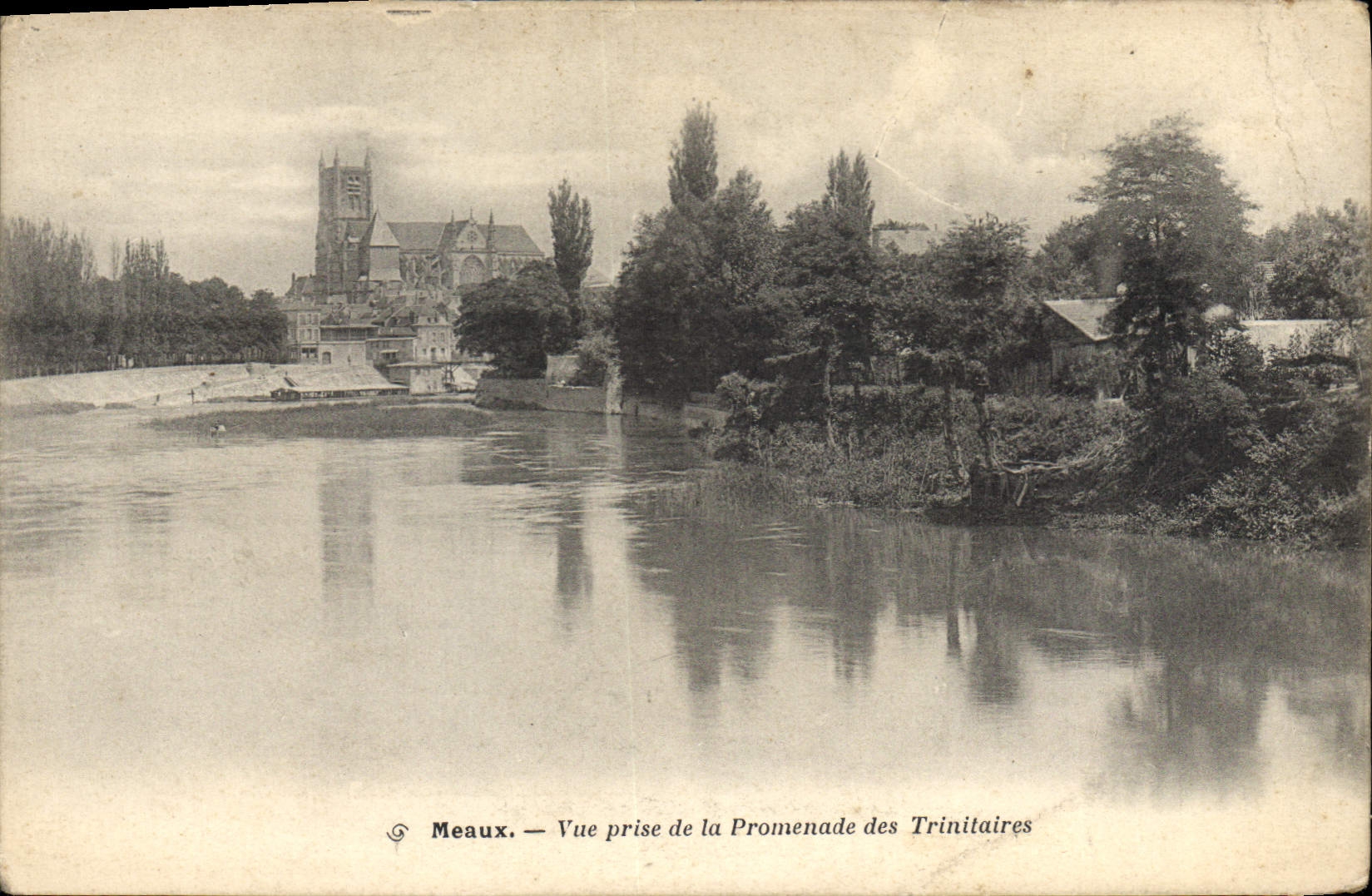 CPA Meaux Vue prise de la Promenade des Trinitaires