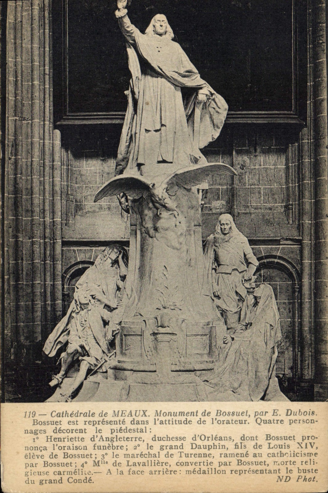 CPA Meaux Cathedrale Monument de Bossuet par E Dubios