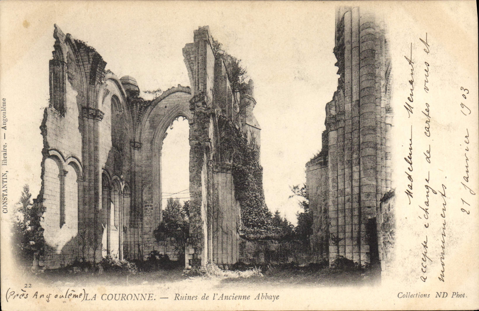 CPA la Couronne Ruines de l'Ancienne Abbaye
