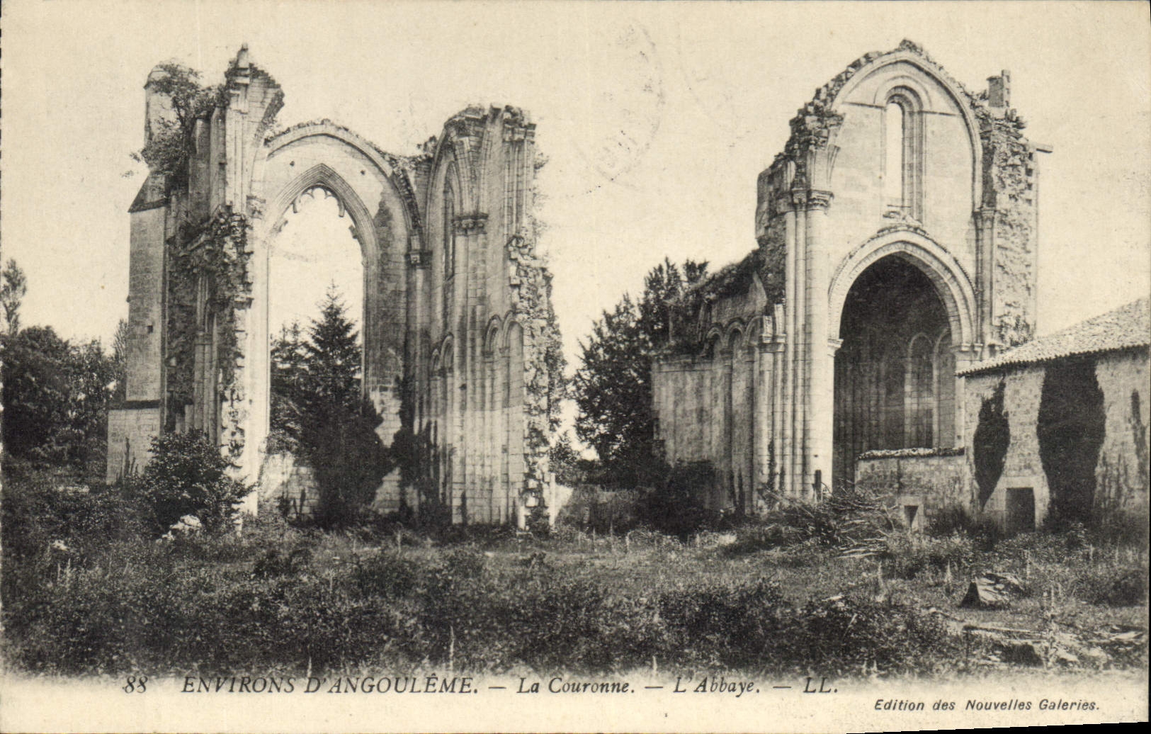 CPA Environs d'Angouleme le Couronne L'Abbaye