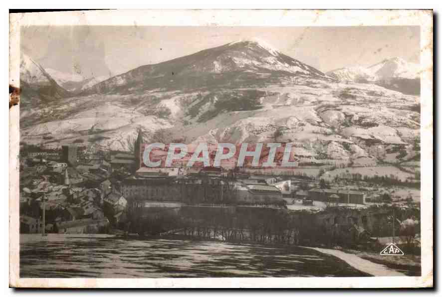 Embrun (Alt. 875 m.) — Vue générale sous la neige, au fond pic du Mele et chaîne des Orres — 'Real-Photo' C. A. P. Strasbourg
