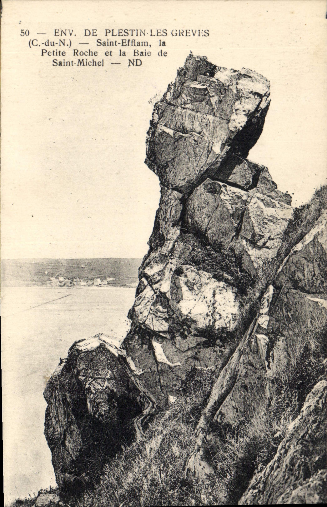 Env. de Plesstin-les-Greves — Saint-Efflam, la Petite Roche et la Baie de Saint-Michel — C.-du-N. — N°50