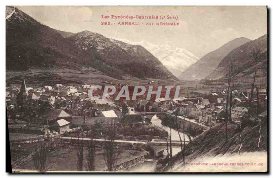 CPA Les Pyrenees Centrales Arreau vue generale
