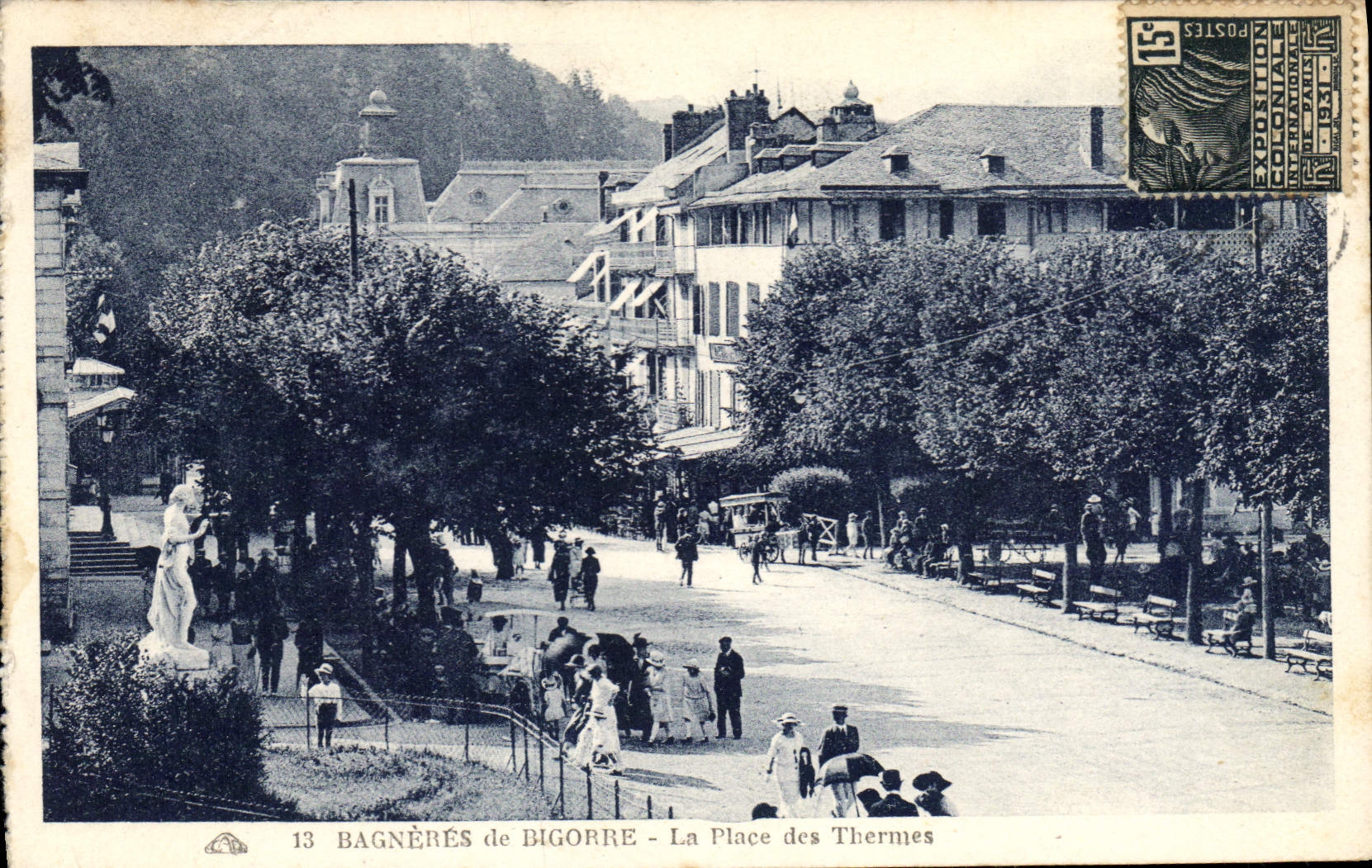 Bagnères-de-Bigorre — La Place des Thermes — éditeur C. P. P. H. n°13