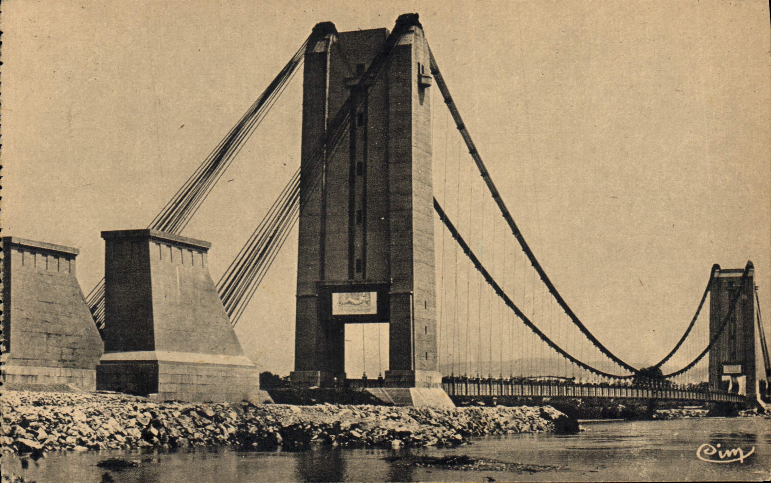 Cavaillon — Le Nouveau Pont sur la Durance — Caim