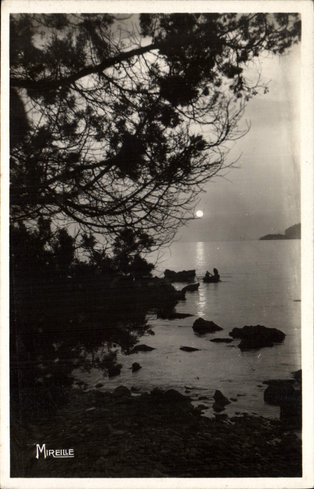 Coucher de soleil — vu de la propriété — Mireille