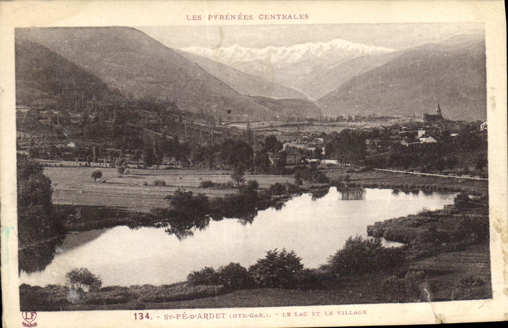 CPA Les Pyrenees Centrales St Pe d'Ardet (Hte Gar) Le Lac et le Village
