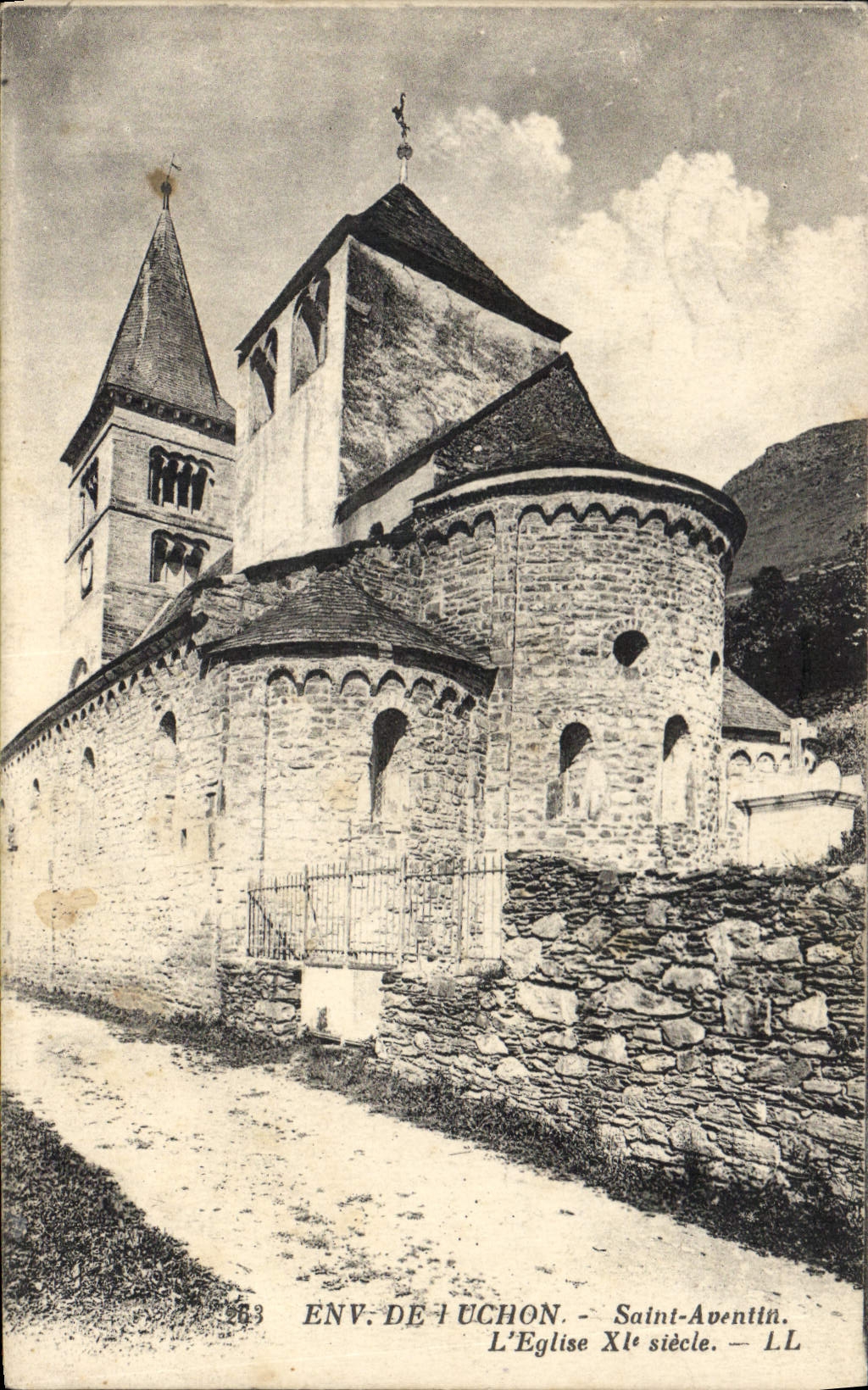 Env. de Tuchon - L'Église Saint-Aventin du XIe siècle — LL