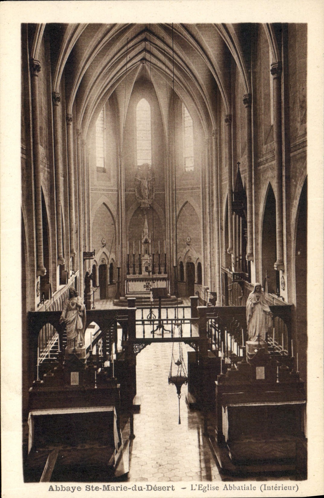 Abbaye Ste-Marie-du-Désert — L'Église Abbatiale (Intérieur)