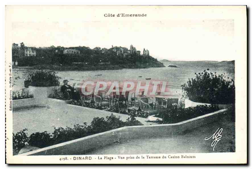 CPA Cote d'Emeraude Dinard La Plage vue prise de la Terrasse du Casion Balnium