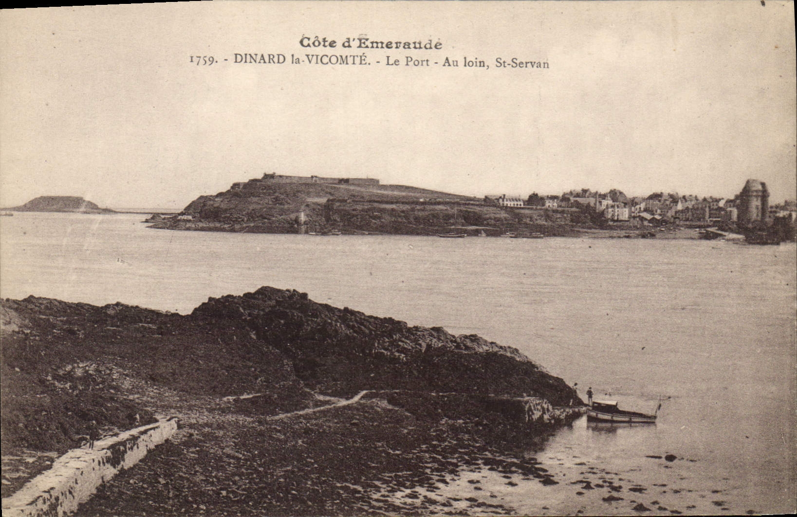 Côte d'Émeraude — Dinard la Vicomté, Le Port — Au loin, St-Servan