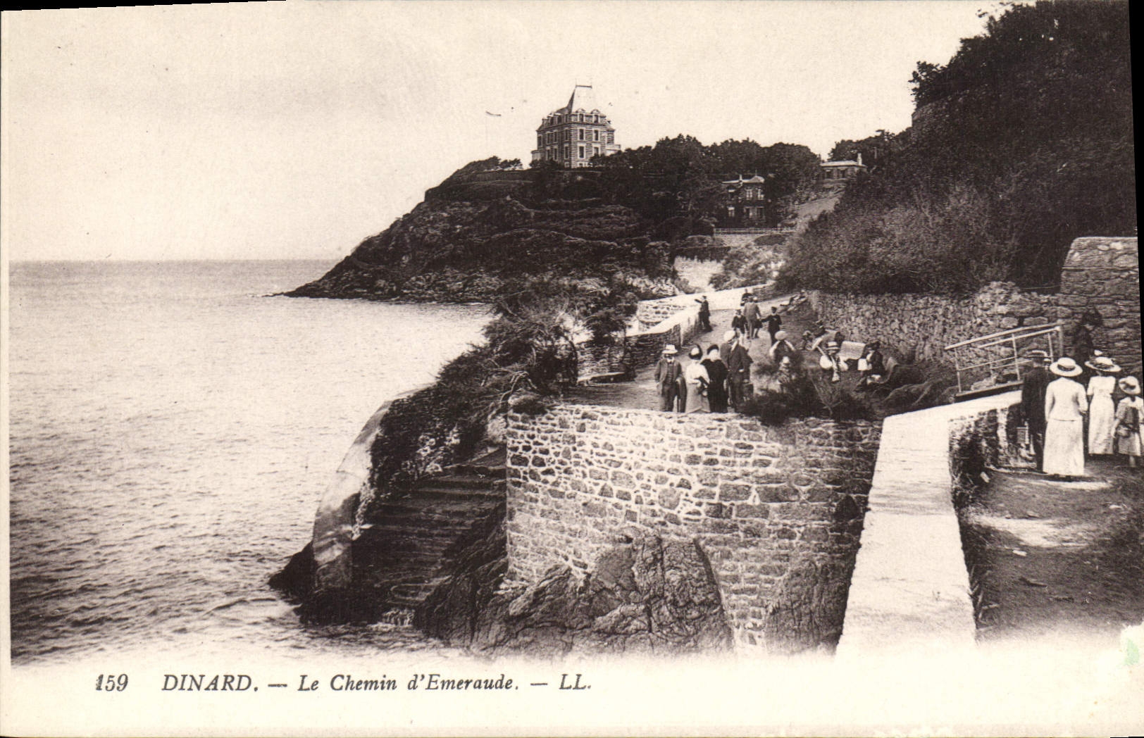 CPA Cote d'Emeraude Dinard Le Chemin d'Emeraude