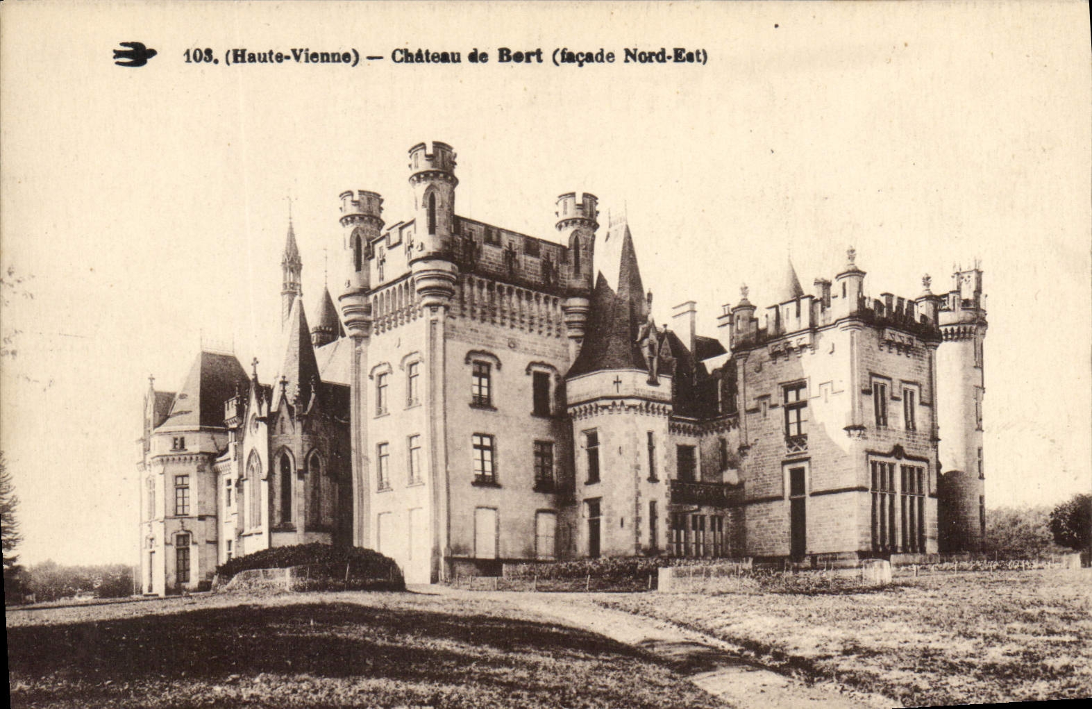 CPA (Haute Vienne) Environs de Limoges Le Chateau de Bort (Facade Nord Est)