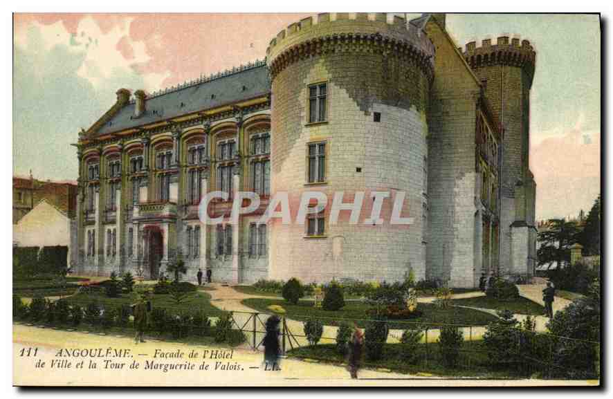 CPA Angouleme Facade de l'Hotel de Ville et la Tour de Marguerite de Valois