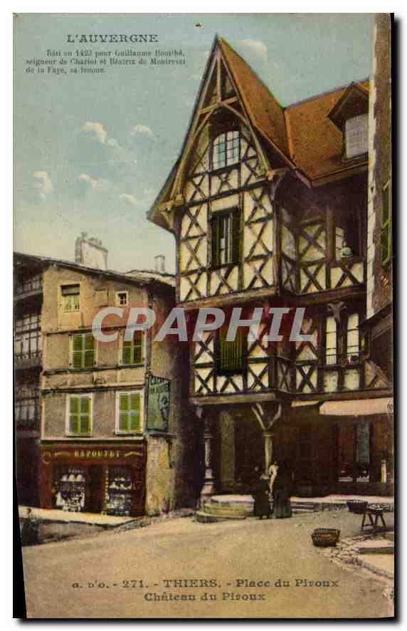 CPA L'Auvergne Thiers Place du Piroux