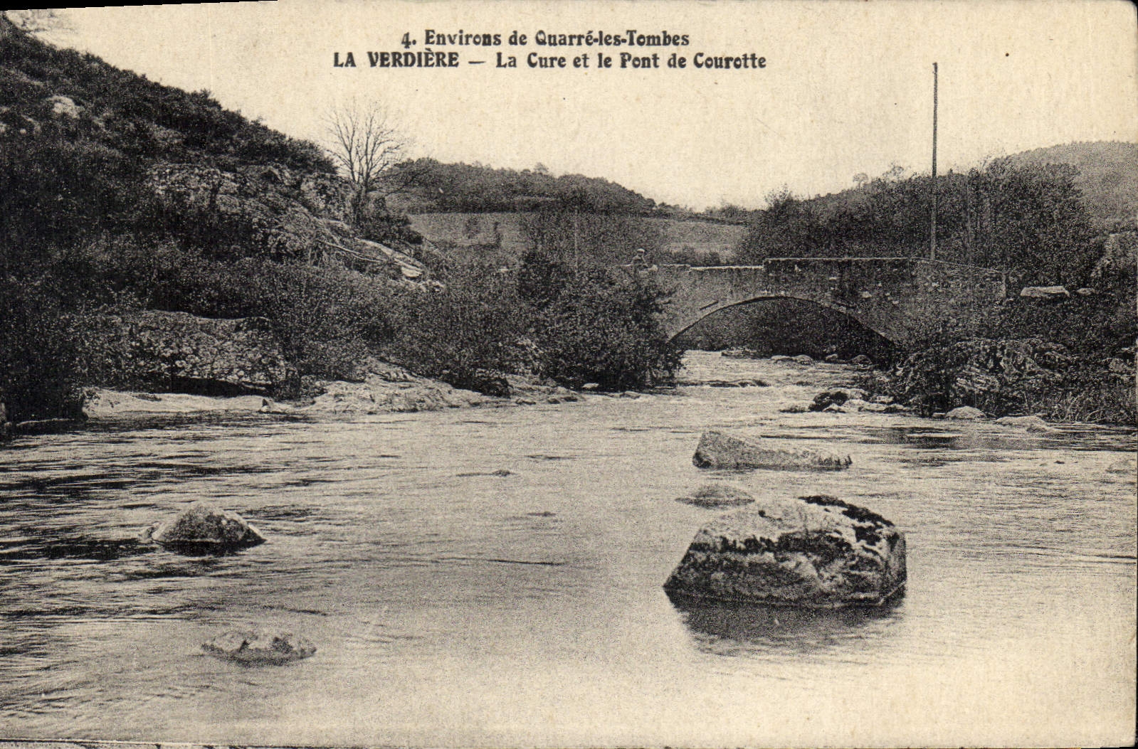 La Verdière — La Cure et le Pont de Courotte — Environs de Quarré-les-Tombes — Lib. Pap. Ravier, Avallon