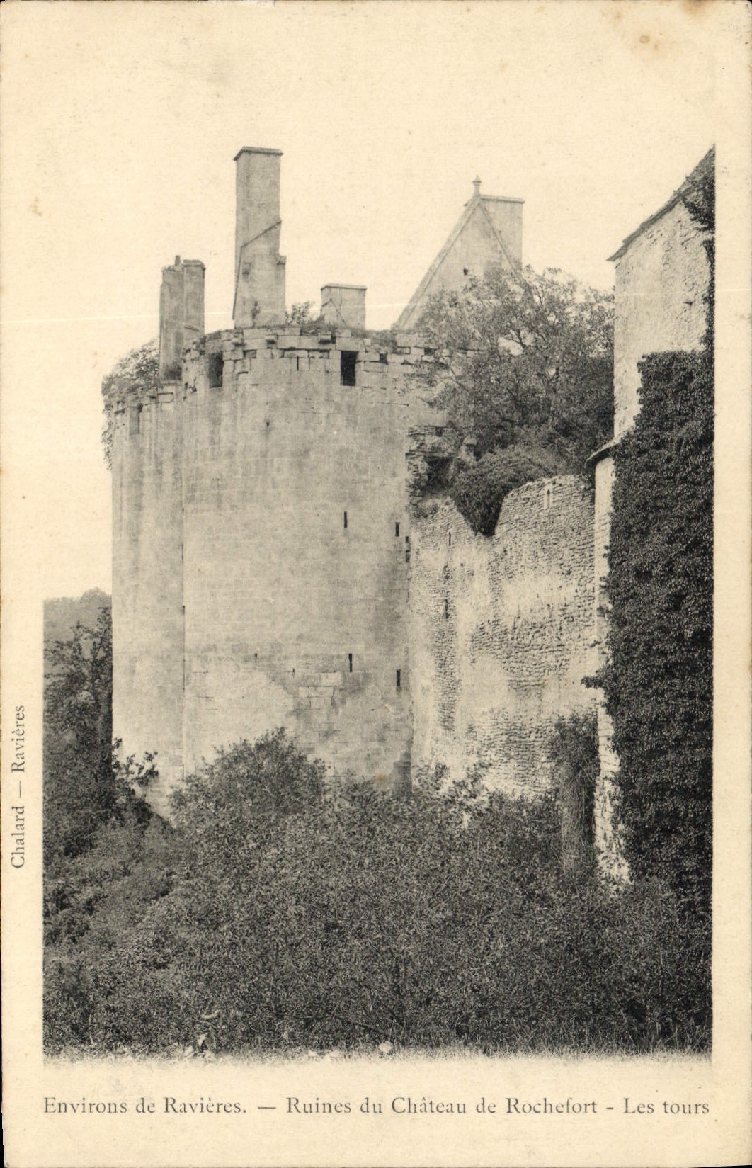 Ruines du Château de Rochefort — Les tours — Chalard — Ravières